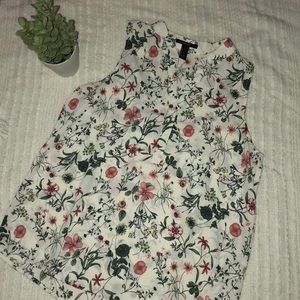 •Floral Sleeveless Blouse•